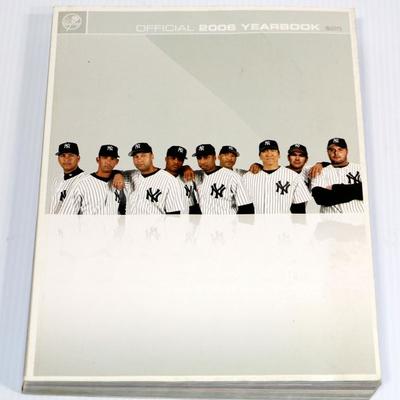 NY Yankees  Yearbook and Magazine Set - Lot #724-09