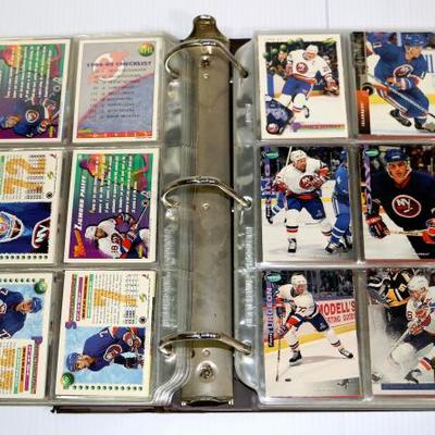 NY Islanders Hockey Cards Set in Binder - Lot #724-05
