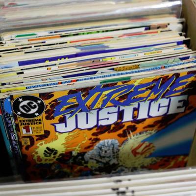330 Comic Books Lot - Marvel 75, DC 105, Indie 150 - 1 Long Box #724-75