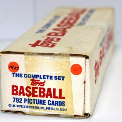 1987 TOPPS Baseball Cards Factory Sealed Box 792 Cards Lot #724-13