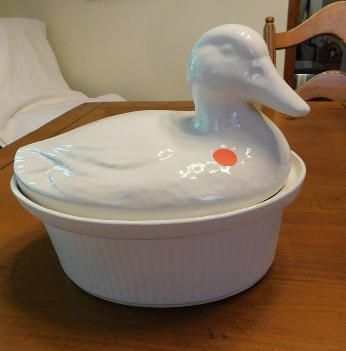 USA Ceramic Duck Crock Casserole Dish | EstateSales.org