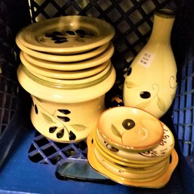 Lot 67: Misc. Kitchen Dishes, Etc.