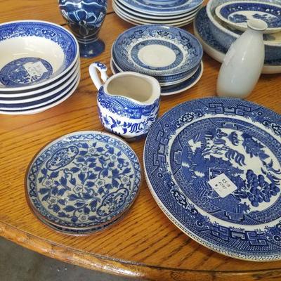 Lot 3: Blue Plates and Others