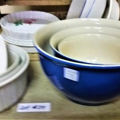 Lot 24: Misc. Kitchen Dishes/Bowls