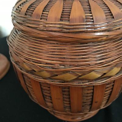 Lot 40 - Mexican Folk Art & Wicker Pottery
