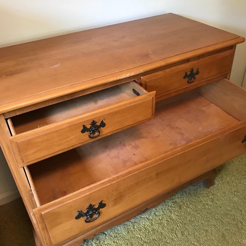 Lot 155 Kling Maple Bedroom Collection