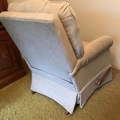 Lot 8 - La-Z-Boy Recliner