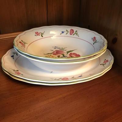 Lot 7 - Nikko Serving and Dinnerware