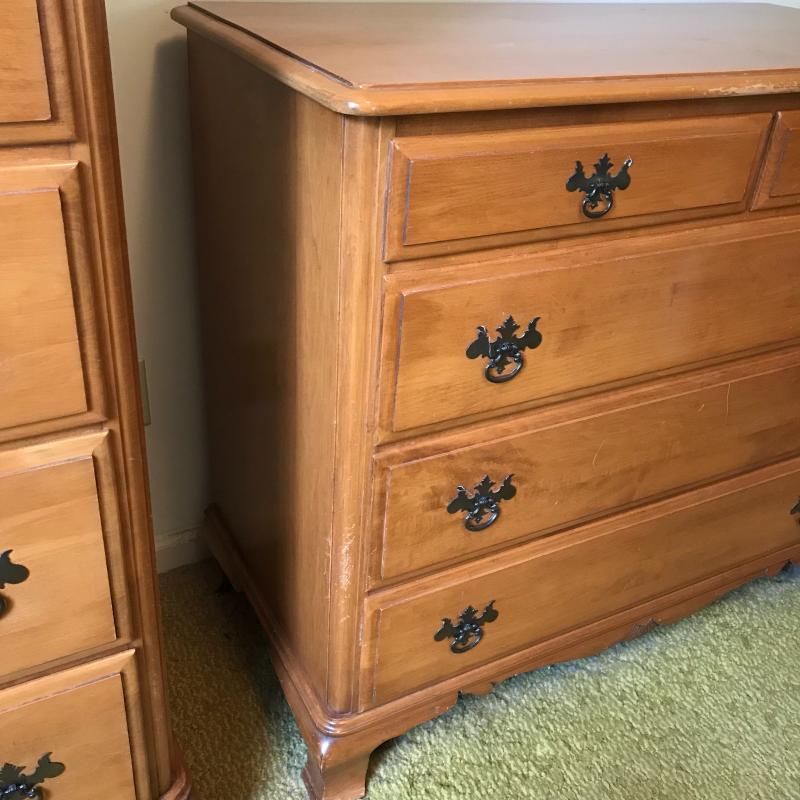 Lot 155 Kling Maple Bedroom Collection