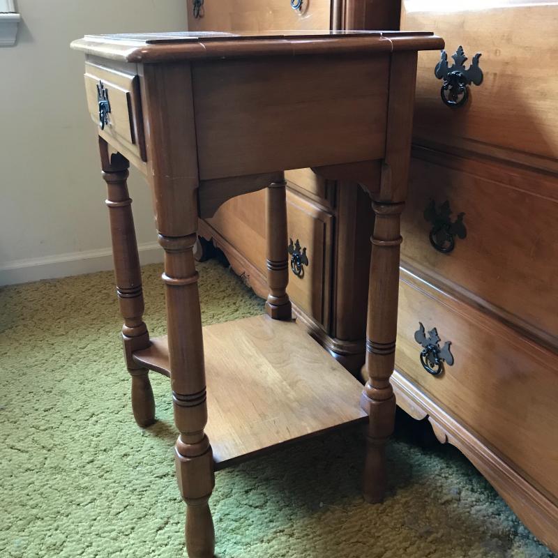 Lot 155 Kling Maple Bedroom Collection