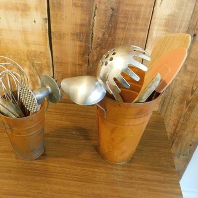 Set of Painted Galvanized Tin Buckets with Frogs Utensils Included