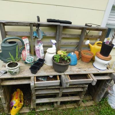 Repurposed Pallet Garden Table and Storage