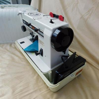 Pfaff Hobbymatic 806 Sewing Machine