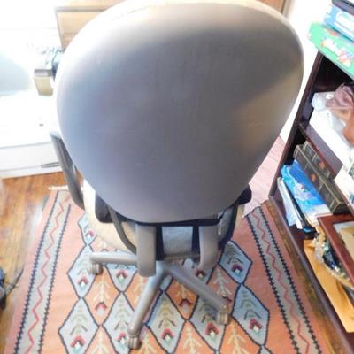 Set of Swivel Seat Adjustable Office Chairs