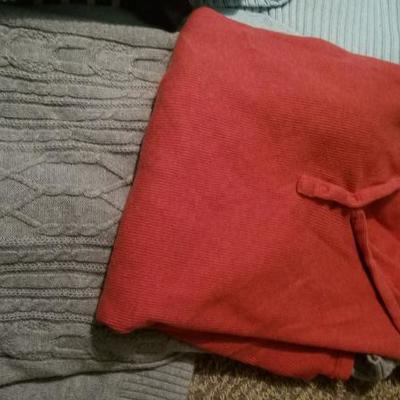 Women's 12-14 and med/large sz Clothing