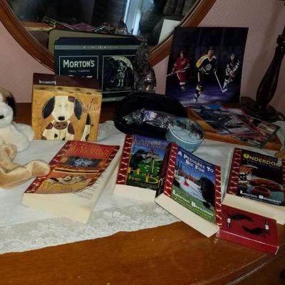Wolves, Lenox, Pet and Hockey Items
