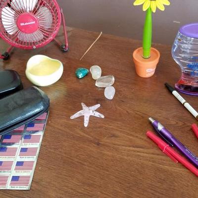 Desk & Accessories