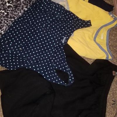 Women's 12-14 and med/large sz Clothing