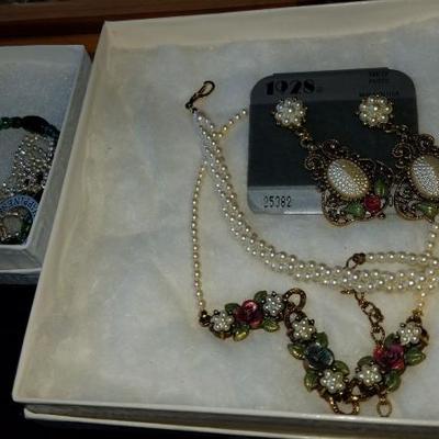 Huge Jewelry Lot
