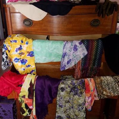 Scarves and Bags New or Like New 