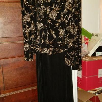 Women's 12-14 and med/large sz Clothing