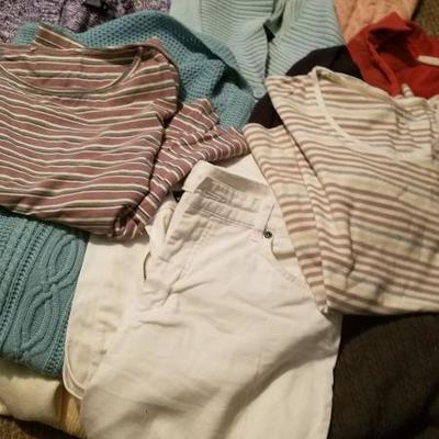 Women's 12-14 and med/large sz Clothing