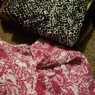 Women's 12-14 and med/large sz Clothing