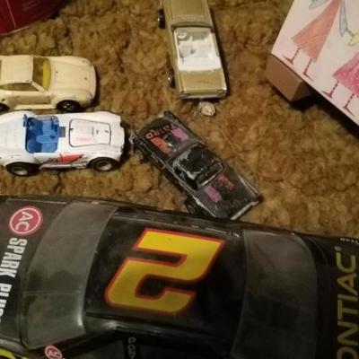Nice Set of Collectible Trinkets