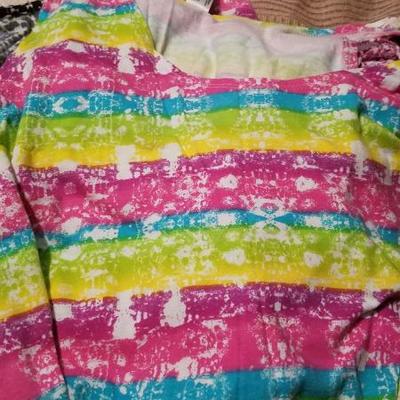 Women's 12-14 and med/large sz Clothing