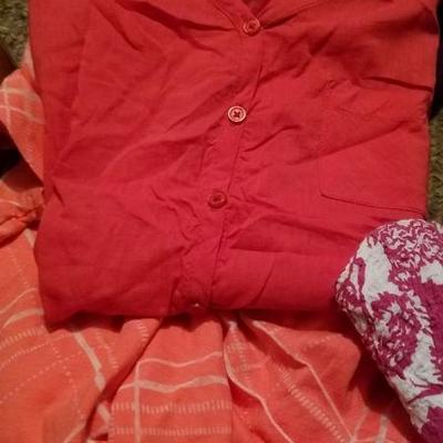 Women's 12-14 and med/large sz Clothing