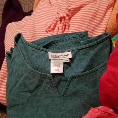 Women's 12-14 and med/large sz Clothing