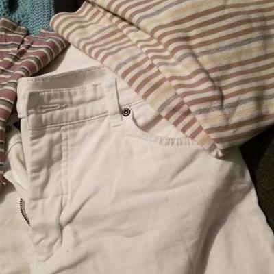 Women's 12-14 and med/large sz Clothing