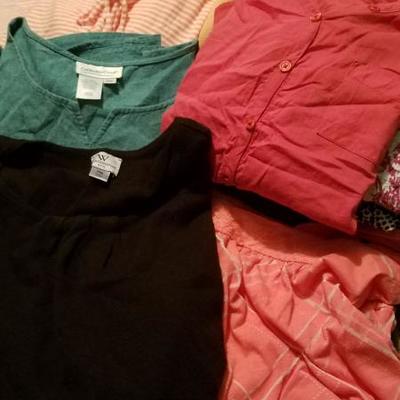 Women's 12-14 and med/large sz Clothing