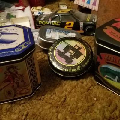Nice Set of Collectible Trinkets