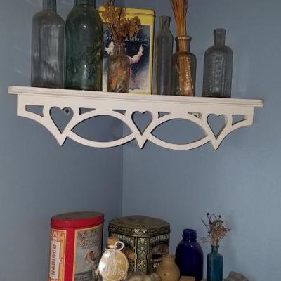 Corner Shelf with DÃ©cor