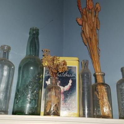 Corner Shelf with DÃ©cor