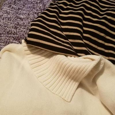 Women's 12-14 and med/large sz Clothing