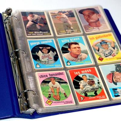 1950's-1970's Topps Baseball Cards Collection in Binder 142 Cards Lot #815-39