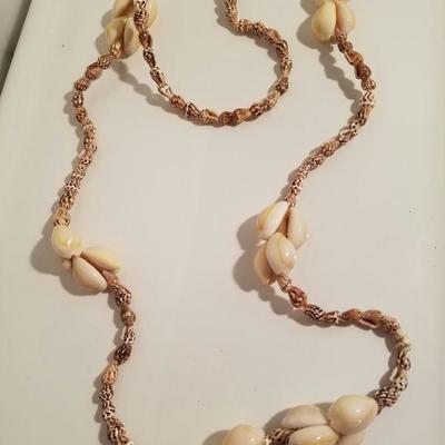 Vtg Long strand Sea Shells necklace south Pacific