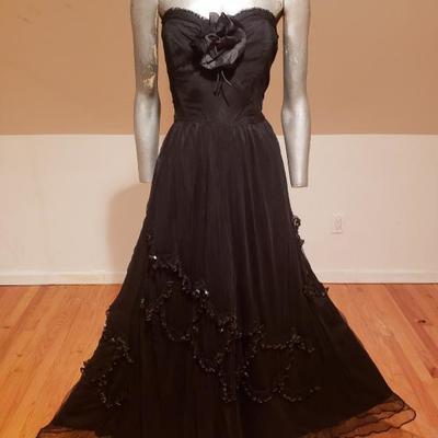 Circa 1920-30's Strapless gown tulle satin and sequins embroidery millinery rose