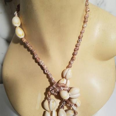 Vtg Long strand Sea Shells necklace south Pacific