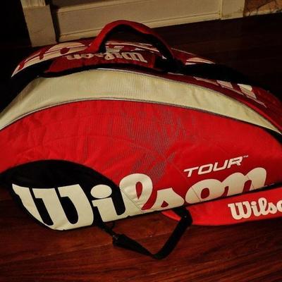 Wilson Tour Tennis Racquet bag red black shoulder straps