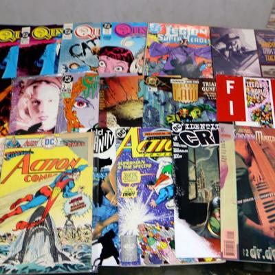 320 Comic Books Lot - Marvel 110, DC 110, Indie 100 - 1 Long Box #828-02
