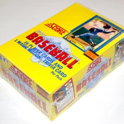 1990 SCORE Baseball Cards - Factory Sealed Box with 36 Packs Lot #828-41