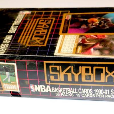 1990-91 Skybox NBA Basketball Factory Sealed Box - Lot #828-43