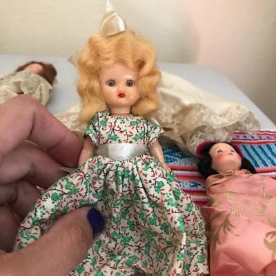Lot 73: Vintage Dolls