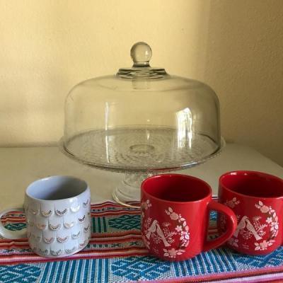 Lot 3: Cake Stand and 3 Vintage Style Coffee Mugs
