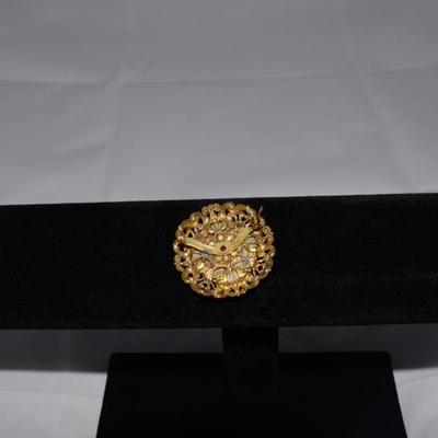 Vintage Lion Cameo Brooch