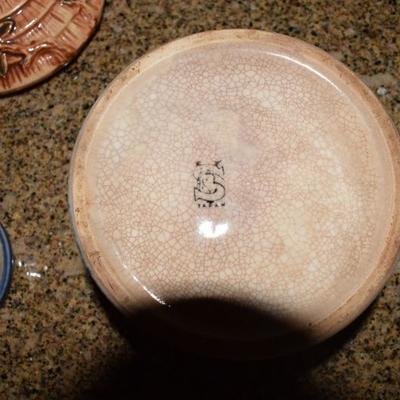 Ceramic Sugar Bowl with Salt and Pepper Shaker, Set of 3