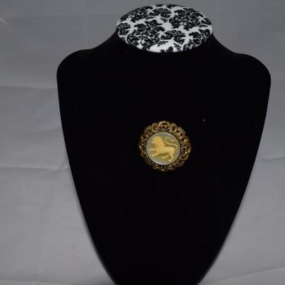 Vintage Lion Cameo Brooch